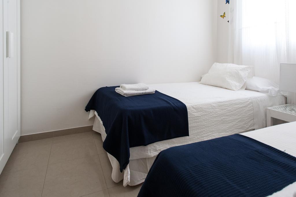 Apartamentos Diaber San Leandro Seville Room photo